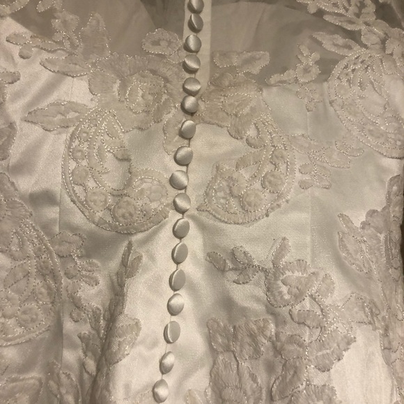 Wedding dress - Picture 6 of 8